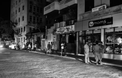 ކަރަންޓު ފޮށި މައްޗަށް އިމާރާތަކުން އެއްޗެއް ވެއްޓި، ބައެއް ގެތަކުން ކަރަންޓު ކެނޑިއްޖެ