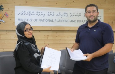 އައްޑޫ އާ ހޮސްޕިޓަލަށް ފަރުނީޗަރު ހޯދަން ބޭރުގެ ބަޔަކަށް