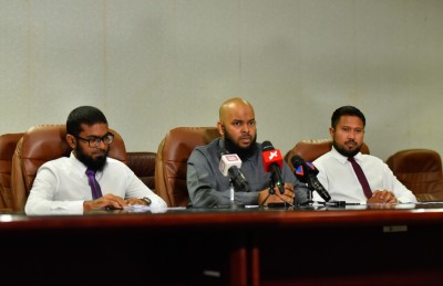 މިނާ ގުރޫޕާ ގުޅިގެން ހައްޖަށް ނުދެވިދާނެ ކަމުގެ ބިރުބޮޑުވެއްޖެ!