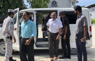 ބާރުގެ ބޭނުންކުރީ ނުކިޔަމަންތެރިވި ގައިދީން ގޮޅިތަކަށް ވައްދަން: ކަރެކްޝަންސް