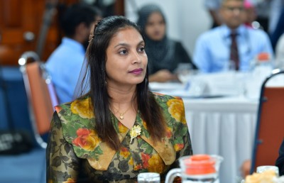 ކިޔަވައިގެން ތިބި މީހުން ވެސް ހަރުކަށި ފިކުރުގައި ޖެހޭ: އައިޝަތު އަލީ
