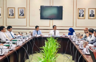 މުވައްޒަފުން ނެގުމުގެ ބާރު އެމްޑީންގެ އަތުން ނަގަން އަންގައިފި