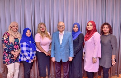 މައުމޫން، ލަންކާގައި އުޅޭ ދިވެހިންނާ އަނެއްކާ ވެސް ބައްދަލުކުރައްވައި ދަތިތައް އޮޅުން ފިލުއްވައިފި