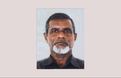 ބޮޑު ރާޅަކާ އެކު އަބްދުﷲ ފިތުނީ ދޯންޏަކާއި ކޮންޓެއިނަރެއްގެ މެދުގައި