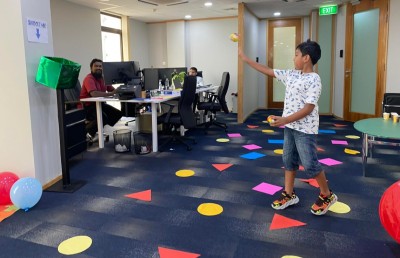 އެސްޓީއޯގެ މުވައްޒަފުން އޮފީހުގައި ހޭދަކުރީ ދަރިންނާ އެކު