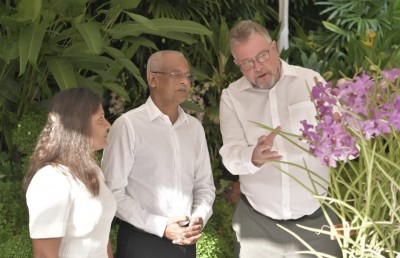 ރައީސް، ސިންގަޕޫރުގެ ވެރިންނާ ބައްދަލުކުރައްވައިފި