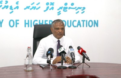 ޕައިލެޓްކަން ކިޔަވަން ހުޅުވާލި 10 ޖާގަ އަށް 250 އަށް ވުރެ ގިނަ މީހުން!
