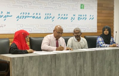 ހުޅުމާލޭ "ރަށު މާރުކޭޓު" ގެ ގޮޅިތައް ހަވާލުކުރަން ފަަށައިފި