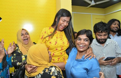 އަންހެނުންގެ ރޫހުގެ ރައީސްކަމަށް ބޮޑު ތަފާތަކުން ރޮޒެއިނާ