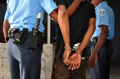 ފުލުހުންގެ އަނިޔާވެރިކަން ހުއްޓުވާ!