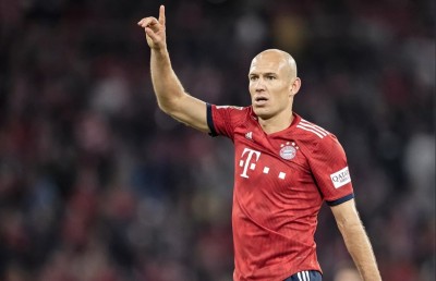 ރޮބެން ފުޓްބޯޅަ ކުޅުން ހުއްޓާލައިފި