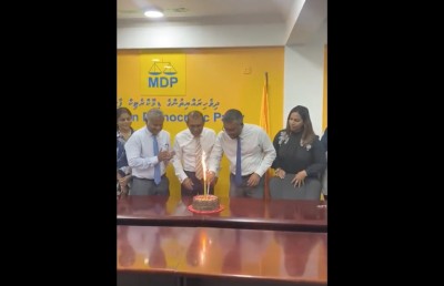 ހޫނުގަނޑަށް ފަހު ނަޝީދާއި ފައްޔާޒުގެ ފުރަތަމަ ބައްދަލުވުން ކޭކުފެޅުމަކުން