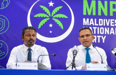އިންޑިއާ ސިފައިން ތިބުން ގޯސް، އެކަމަކު ޔާމީން އުޅުއްވަނީ އަމިއްލަ ފައިދާ އަށް: ނާޒިމް
