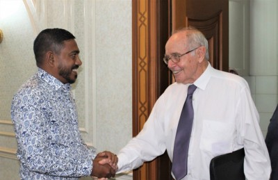 ރާއްޖޭގެ ޝަރުއީ ދާއިރާގެ ދިރާސާ ހަދާ ކްރީގްލާއާ ހައި ކޯޓުގެ ފަނޑިޔާރުން ބައްދަލުކުރައްވައިފި