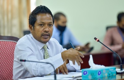 ދެ ފަނޑިޔާރުންގެ މައްސަލާގައި ރައްޔިތުންގެ މަޖިލީހާއި ޖޭއެސްސީ ކޯޅެނީ!