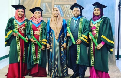 އެއްކޮށް ކިޔަވައި އާއިލާގެ ހަތަރު ބެއިންގެ ގްރެޖުއޭޝަން އެއްކޮށް!