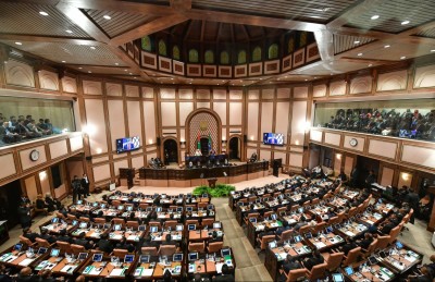 މެމްބަރުން ކައިރިން ސަލާން ޖެހުން ކުރިއަށް!