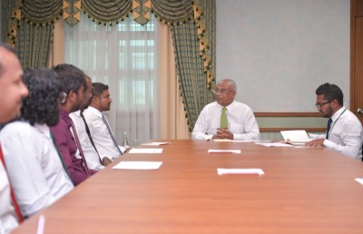 ލާމަރުކަޒީ ހައްލުތަކަށް ރައީސާއި ކައުންސިލަރުން އެއްމޭޒަކަަށް