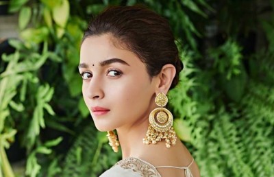 "ސަޅަކް 2" ގައި އާލިއާ ބަޓްގެ ލަވައެއް