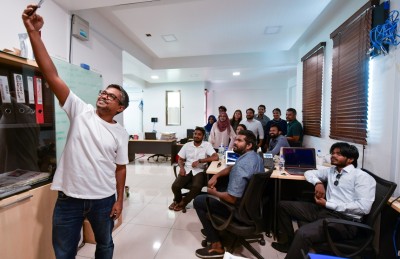 އިތުބާރާ އެކު "މިހާރު" އާ ވިސްނުންތަކަކަށް