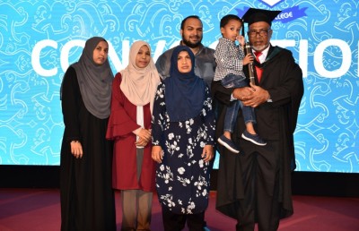 ލޭ އަޅަމުން ޑޮކްޓަރު ކަމަށް، މިއީ ގަދަ ހިތްވަރެއް!