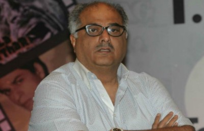 ވަގުންގެ ބަޔަކު ބޯނީ ކަޕޫރުގެ ކްރެޑިޓް ކާޑުން 4 ލައްކަ ރުޕީސް ނަގައިފި