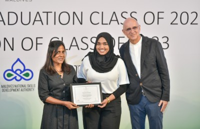 ފޯ ސީޒަންގެ ތަޖުރިބާ އާއި ތަމްރީނު 700 ދަރިވަރަކަށް
