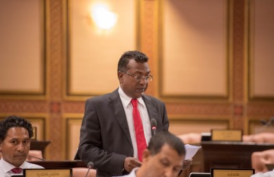 ބަނގުރަލާއި އޫރު މަސް މަނާ ކުރުމުގެ ގަރާރު މަޖިލިހުން ބޭރުކޮށްލައިފި