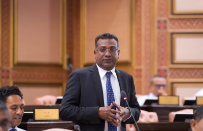 މަޖިލިހުގެ ބަހުސްގައި އެމްޑީޕީ މެމްބަރުންގެ ރުޅި ޖާބިރަށް!