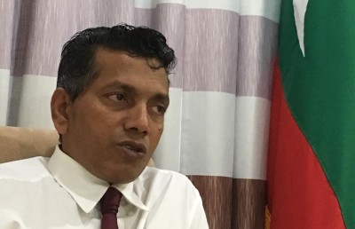 އައްޑޫ މޭޔަރު އެދެނީ މާޔޫސް ނުވާން، އެކަމަކު މޭޔަރު ވެސް މާޔޫސް ވެފައި!
