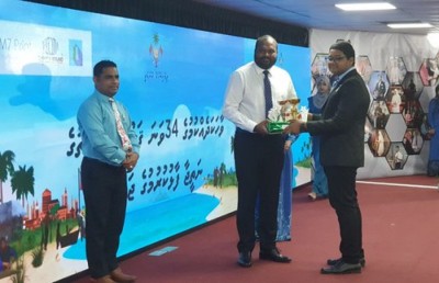 ވާހަކަ ދެއްކުމުގެ މުބާރާތުގެ ރަން ވަނަތައް ޖަމާލުއްދީން ސްކޫލަށް