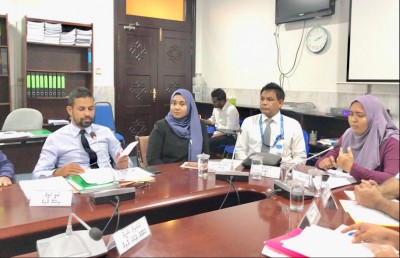 އައްޑޫ މޭޔަރު އެދެނީ މާޔޫސް ނުވާން، އެކަމަކު މޭޔަރު ވެސް މާޔޫސް ވެފައި!