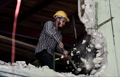 ހުރަވީ ބިލްޑިންގް ތަޅާލަން ފަށައިފި