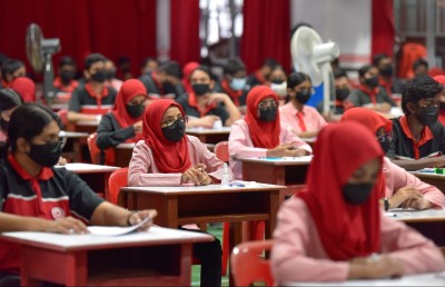 "މައްސަލައެއް ދިމާވެ" އެސްއެސްސީގެ ދިވެހި ޕޭޕަރު 1 އަލުން ޕްރިންޓުކުރަނީ