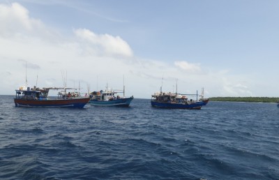 ހާލުގައި ޖެހުނު ލަންކާގެ މަސްބޯޓުތައް ކުޅުދުއްފުއްޓަށް ގެންގޮސްފި