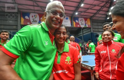 ރައީސް ނެންގެވި ފޯރި އާއި ދެއްވި ހިތްވަރަށް މެޑެއްޔެއް ހައްގު!