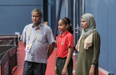 ދީމާގެ މަންމަ އާއި ބައްޕަ: އަބަދުވެސް އެންމެ ގާތުގައި!