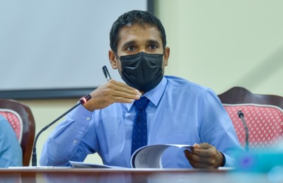 ދަރަނި ރީސްޓްރަކްޗާކުރަން ސަރުކާރަށް ގޮވާލާ ގަރާރެއް ހުށަހަޅައިފި