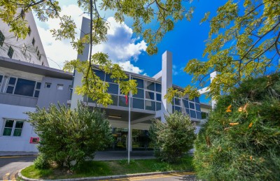 ހުޅުމާލޭގެ ފްލެޓަކުން އަންހެނަކު ވެއްޓިގެން ފަރުވާ ދެނީ