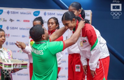 އައިއޯއައިޖީ: ރަނާއި ރިހިން ޖަރީވެ އަންހެން ޓީޓީ ތާރީހުގެ ތެރެއަށް