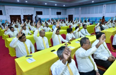 އެމްޑީޕީން ނެރޭ ވިޕްލައިންތަކާ ދެކޮޅަށް 18 މެމްބަރަކު ތެދުވެއްޖެ