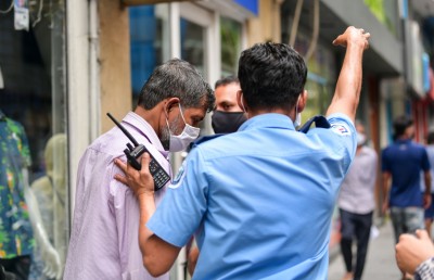 ގަވައިދަށް ފެތެން ބަންގްލަދޭޝްގެ މަސައްކަތްތެރިން ދެކޮޅު ހަދަނީ