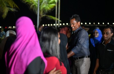 ނޮވެމްބަރު ތިނަކާ ގުޅިގެން އުމަރުގެ ތައުރީފް މައުމޫނަށް