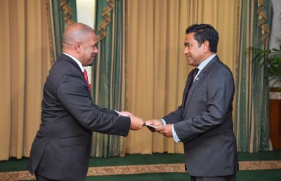 ވޯޓު އޮޅުވާލީ ކަމަށް ޔާމީން އަނެއްކާވެސް ވިދާޅުވުމުން ޝަރީފަށް ވީ ޖޯކަކަށް!