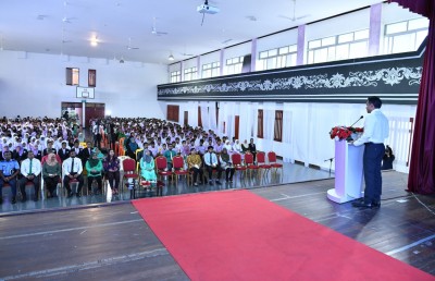 ދަރިވަރުންނަށް ހާއްސަކޮށްގެން ރޯޑް ސޭފްޓީ ކެމްޕޭނެއް ފަށައިފި