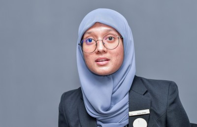 އިޔާންގެ ވާހަކަ: ސްކޫލު ނިންމާލުމަކީ ތަފާތު އިހުސާސްތަކެއް