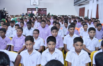 ދަރިވަރުންނަށް ހާއްސަކޮށްގެން ރޯޑް ސޭފްޓީ ކެމްޕޭނެއް ފަށައިފި