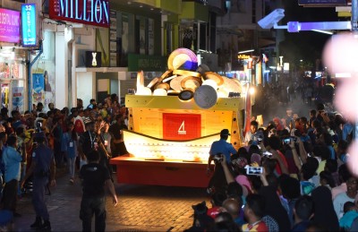 ހުނަރުވެރިކަމުން ފުރިފައި އޮތް ފުޅަނދުބުރެއް!
