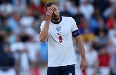 ސަޕޯޓަރުން ކުރިމަތީގައި އިނގިރޭސީން ލަދުގަންނަވާލައިފި، އިޓަލީ ކޮޅަށް ޖަރުމަނުން ފަސް ލަނޑު