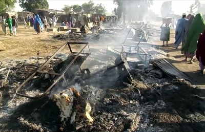 ނައިޖީރިއާގައި ޖަނާޒާއެއް ކުރިއަށް ދަނިކޮށް ބަޑިޖަހައި 65 މީހުން މަރާލައިފި